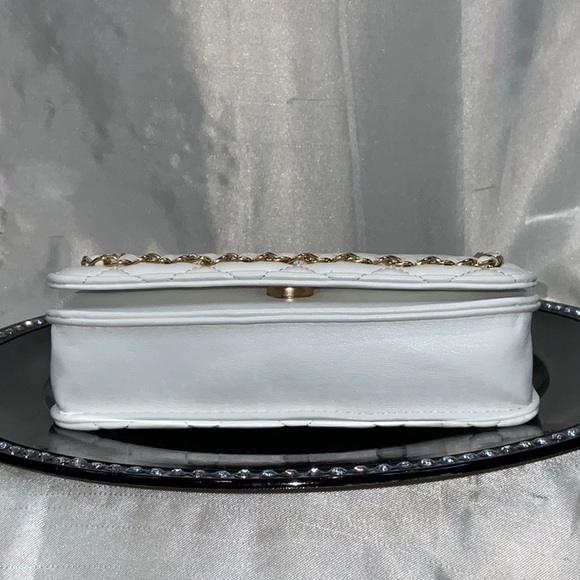 BADGLEY MISCHKA NWT CROSSBODY/CLUTCH - Picture 7 of 9